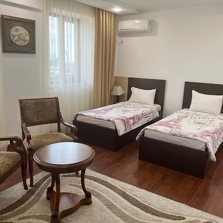 Vanatur Hotel Gyumri Esterno foto