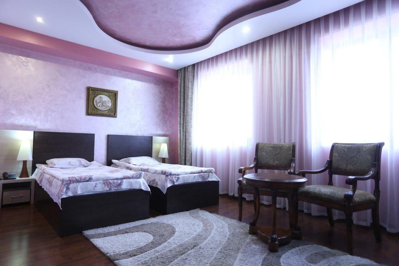Vanatur Hotel Gyumri Esterno foto